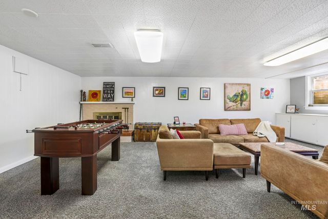 1532 11th Ave E, Twin Falls, ID 83301