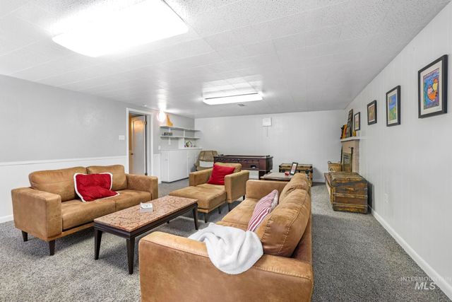 1532 11th Ave E, Twin Falls, ID 83301