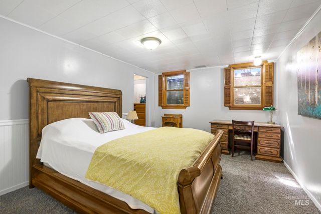 1532 11th Ave E, Twin Falls, ID 83301