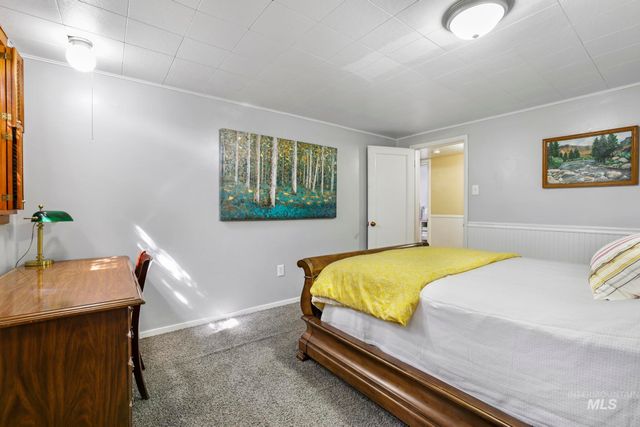 1532 11th Ave E, Twin Falls, ID 83301