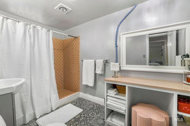 1532 11th Ave E, Twin Falls, ID 83301