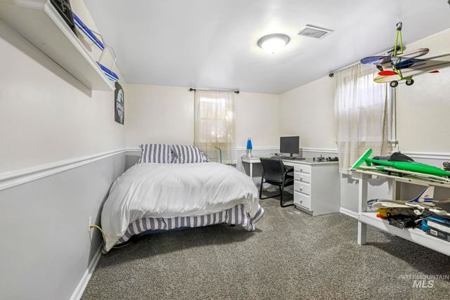 1532 11th Ave E, Twin Falls, ID 83301