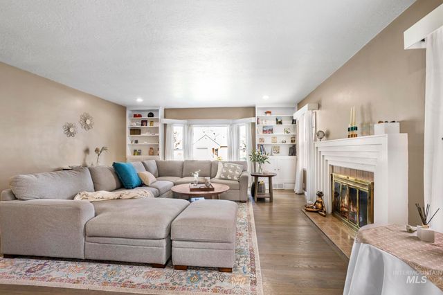 1532 11th Ave E, Twin Falls, ID 83301