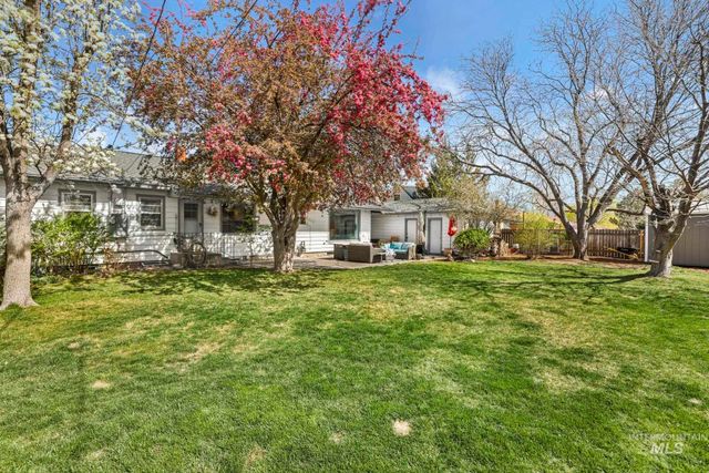 1532 11th Ave E, Twin Falls, ID 83301