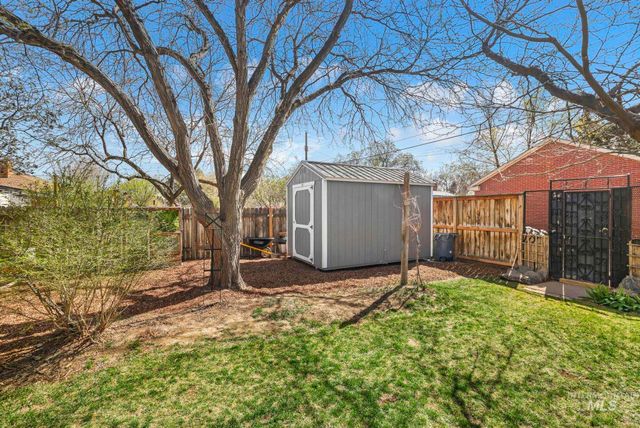 1532 11th Ave E, Twin Falls, ID 83301