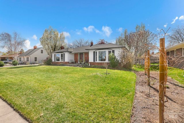 1532 11th Ave E, Twin Falls, ID 83301