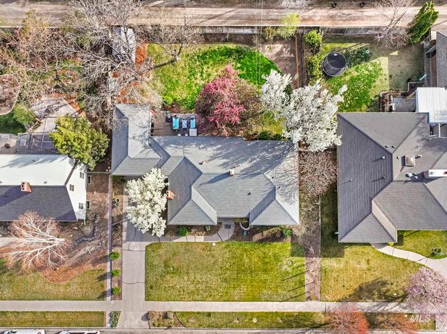 1532 11th Ave E, Twin Falls, ID 83301