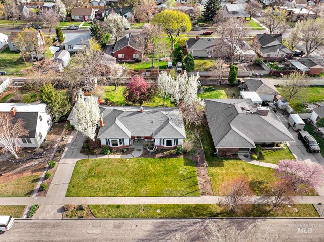 1532 11th Ave E, Twin Falls, ID 83301