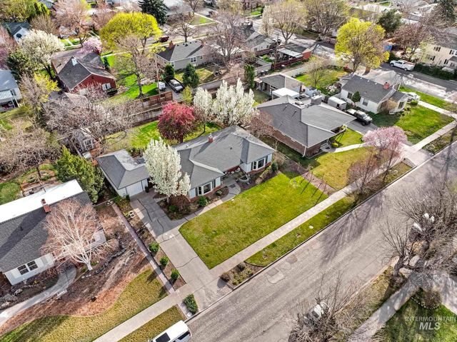 1532 11th Ave E, Twin Falls, ID 83301