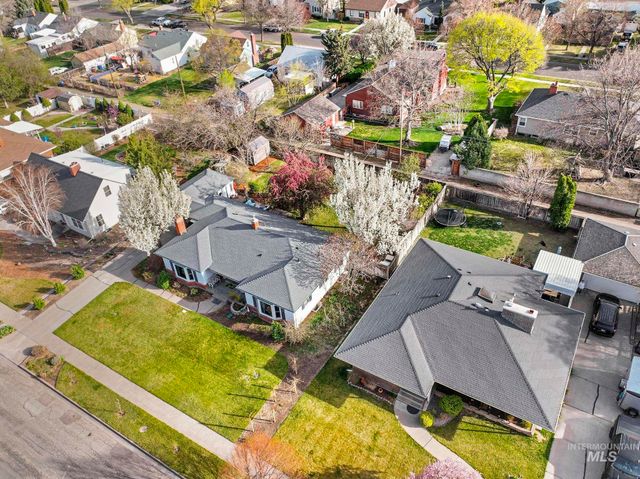 1532 11th Ave E, Twin Falls, ID 83301