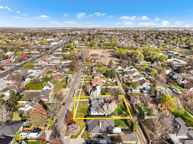 1532 11th Ave E, Twin Falls, ID 83301