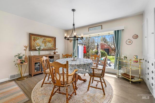 1532 11th Ave E, Twin Falls, ID 83301