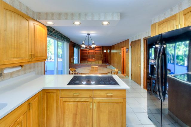 20 Dubiel Dr, Worcester, MA 01609
