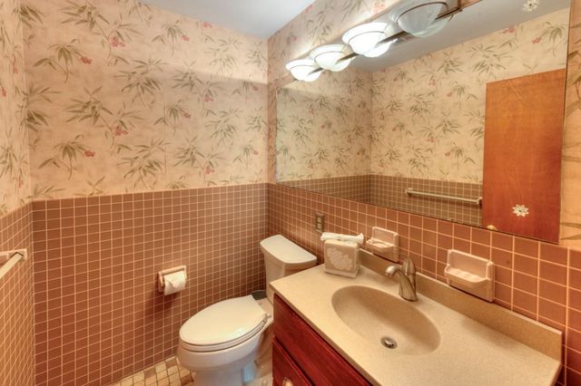 20 Dubiel Dr, Worcester, MA 01609