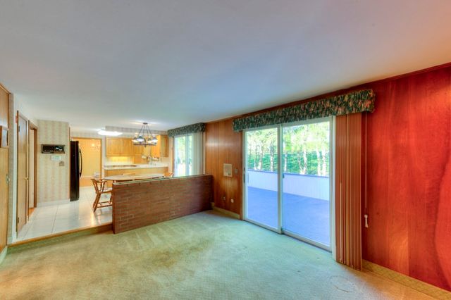 20 Dubiel Dr, Worcester, MA 01609