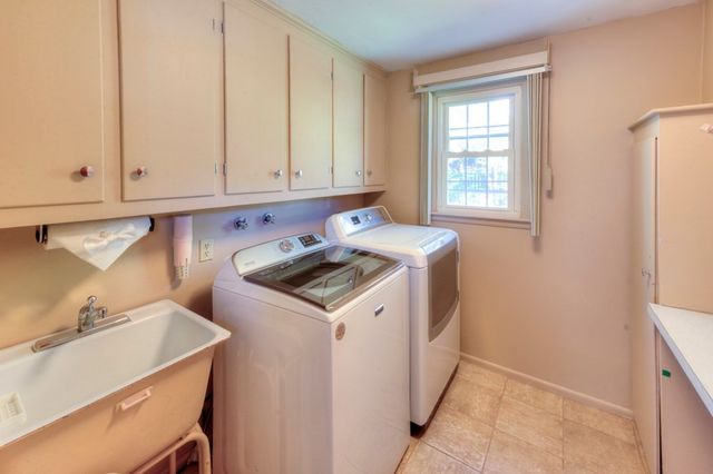 20 Dubiel Dr, Worcester, MA 01609