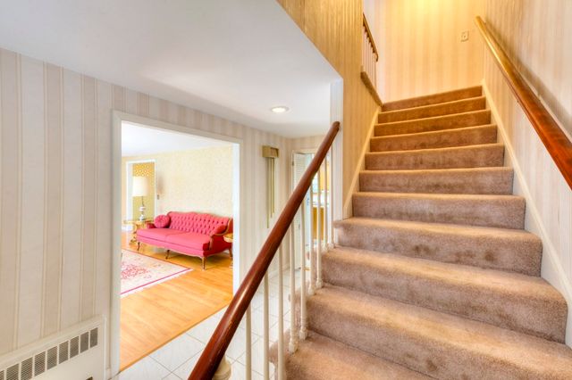 20 Dubiel Dr, Worcester, MA 01609