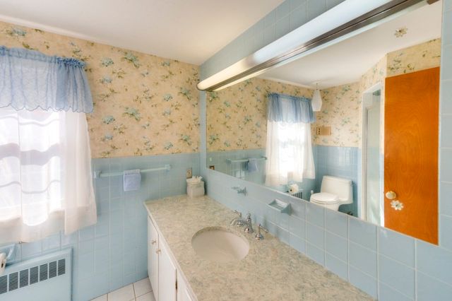 20 Dubiel Dr, Worcester, MA 01609
