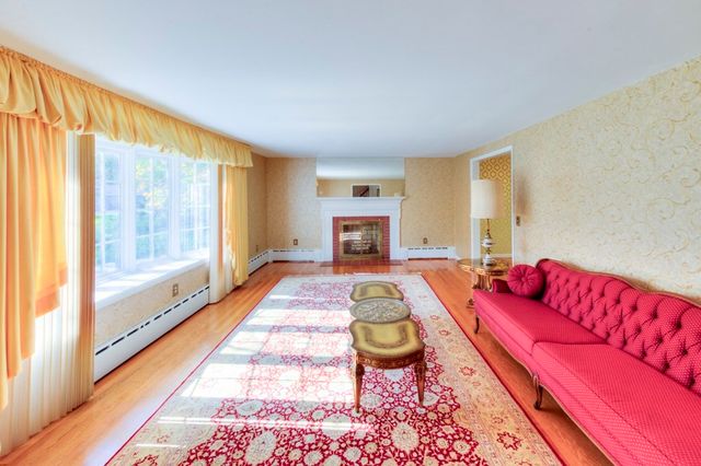 20 Dubiel Dr, Worcester, MA 01609