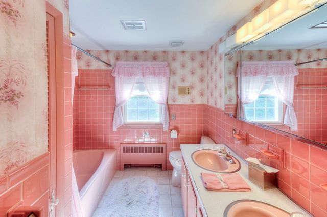20 Dubiel Dr, Worcester, MA 01609