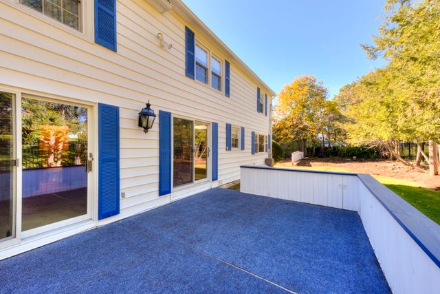 20 Dubiel Dr, Worcester, MA 01609