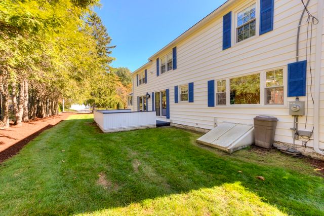 20 Dubiel Dr, Worcester, MA 01609
