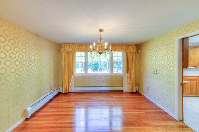 20 Dubiel Dr, Worcester, MA 01609