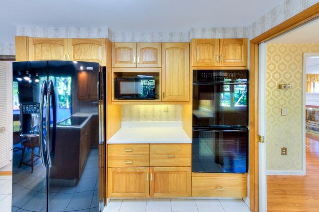20 Dubiel Dr, Worcester, MA 01609