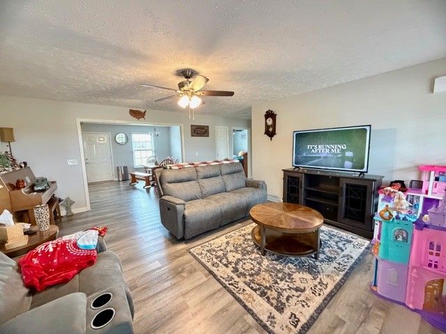 542 Aedc Lakeview Rd, Estill Springs, TN 37330