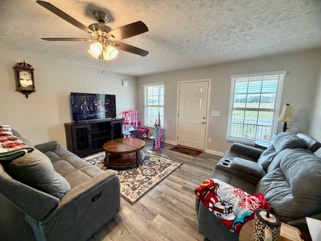 542 Aedc Lakeview Rd, Estill Springs, TN 37330