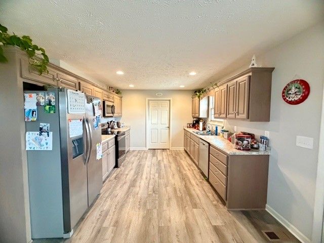 542 Aedc Lakeview Rd, Estill Springs, TN 37330