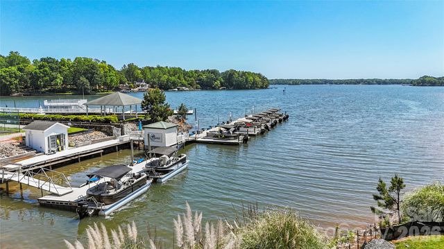 980 Exeter Drive, Sherrills Ford, NC 28673