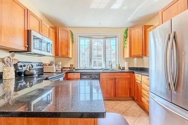 27R Albion 2, Somerville, MA 02143