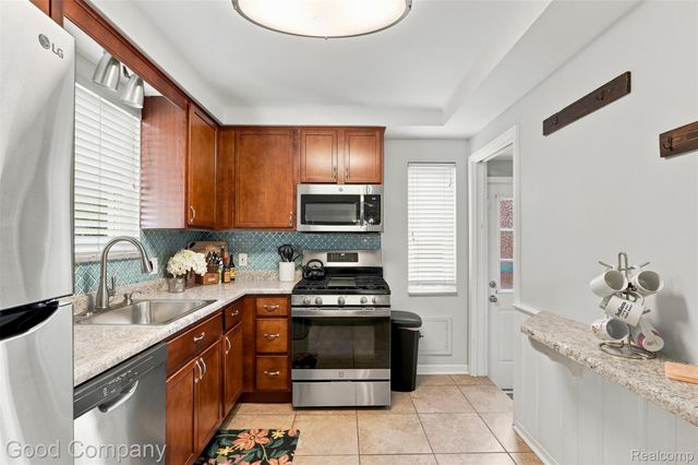 13441 Oak Park Boulevard, Oak Park, MI 48237