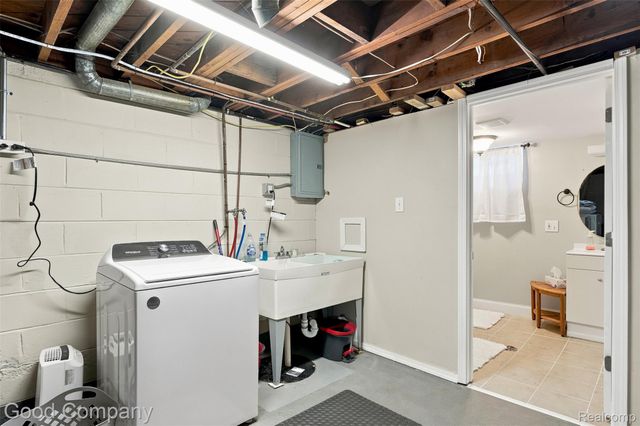 13441 Oak Park Boulevard, Oak Park, MI 48237