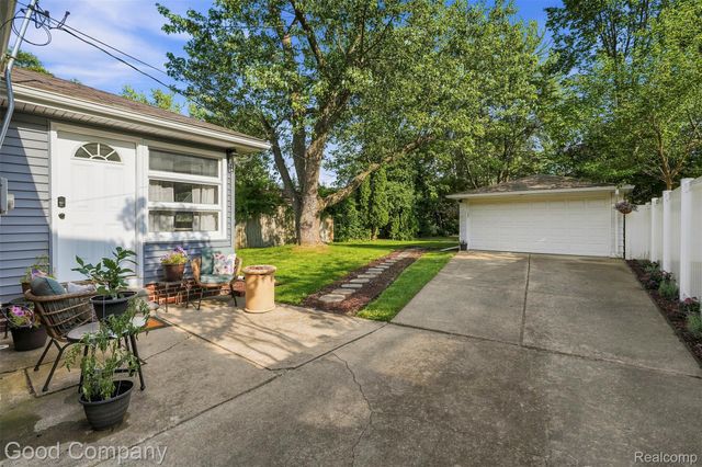 13441 Oak Park Boulevard, Oak Park, MI 48237
