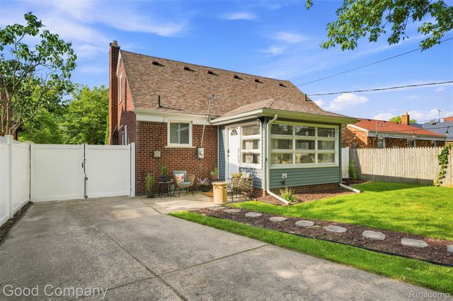 13441 Oak Park Boulevard, Oak Park, MI 48237