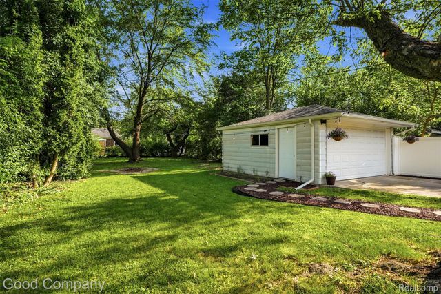 13441 Oak Park Boulevard, Oak Park, MI 48237