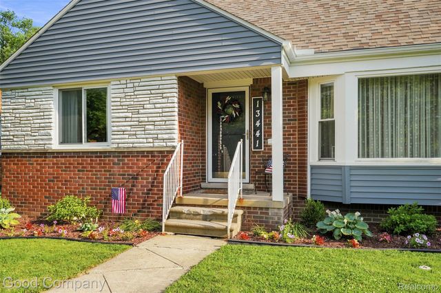 13441 Oak Park Boulevard, Oak Park, MI 48237