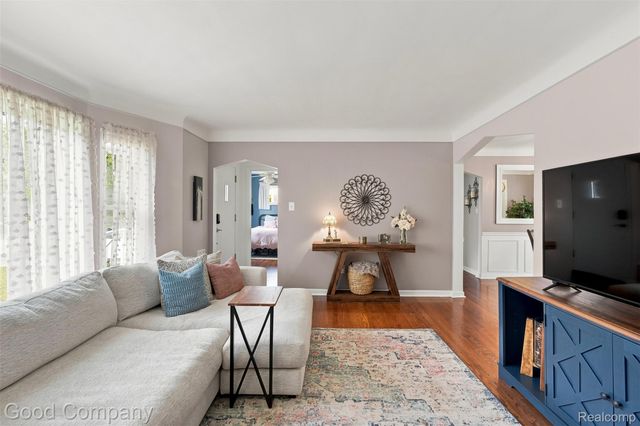 13441 Oak Park Boulevard, Oak Park, MI 48237