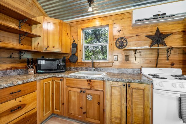 191 County Road 1743, Clifton, TX 76634