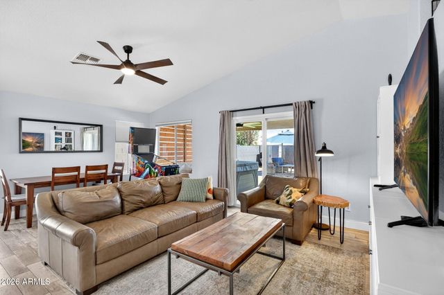 151 W SAGEBRUSH Street, Gilbert, AZ 85233