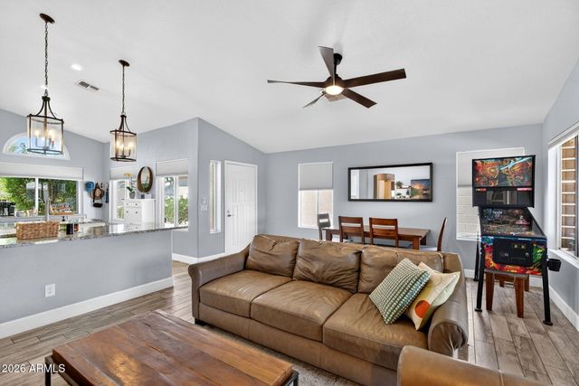 151 W SAGEBRUSH Street, Gilbert, AZ 85233