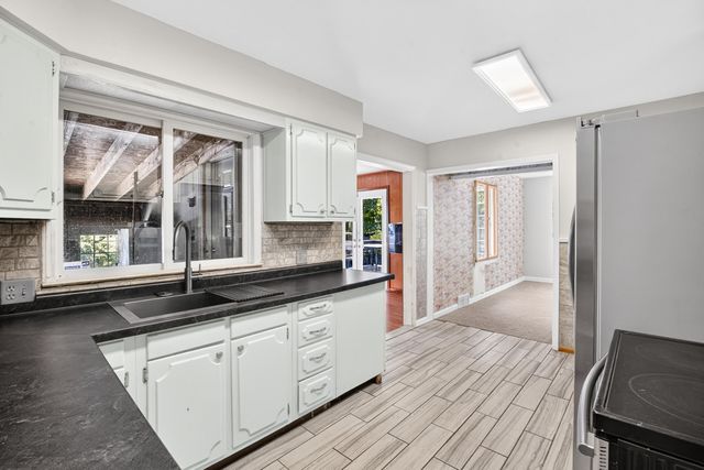 1202 Pinehurst Boulevard, Kalamazoo, MI 49006