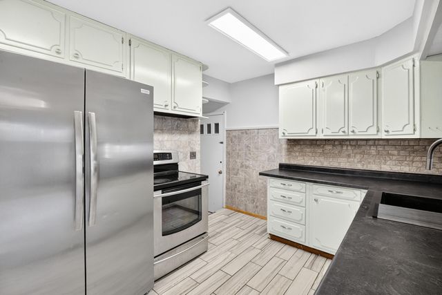 1202 Pinehurst Boulevard, Kalamazoo, MI 49006