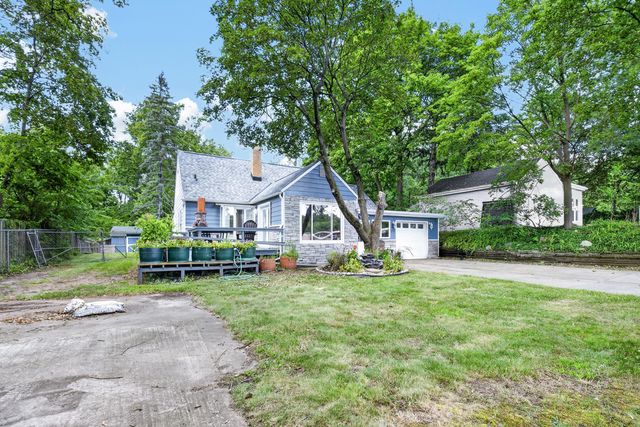 1202 Pinehurst Boulevard, Kalamazoo, MI 49006