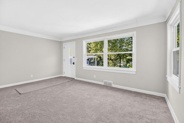 1202 Pinehurst Boulevard, Kalamazoo, MI 49006