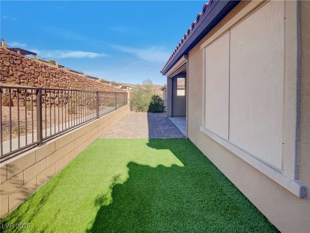 77 Stone Bluff Lane, Henderson, NV 89011