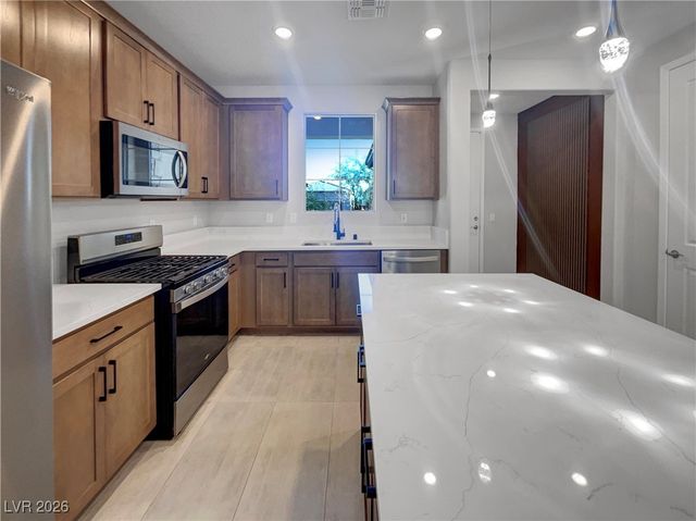 77 Stone Bluff Lane, Henderson, NV 89011