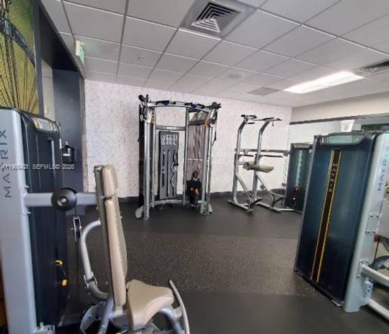 1750 N Bayshore Dr 3808, Miami, FL 33132